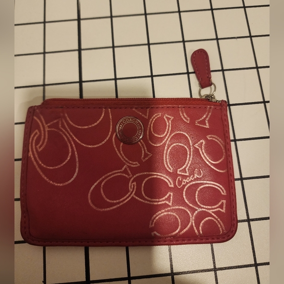 Vintage Coach Poppy wristlet featuring a silver signature monogram pattern - Picture 2 of 10